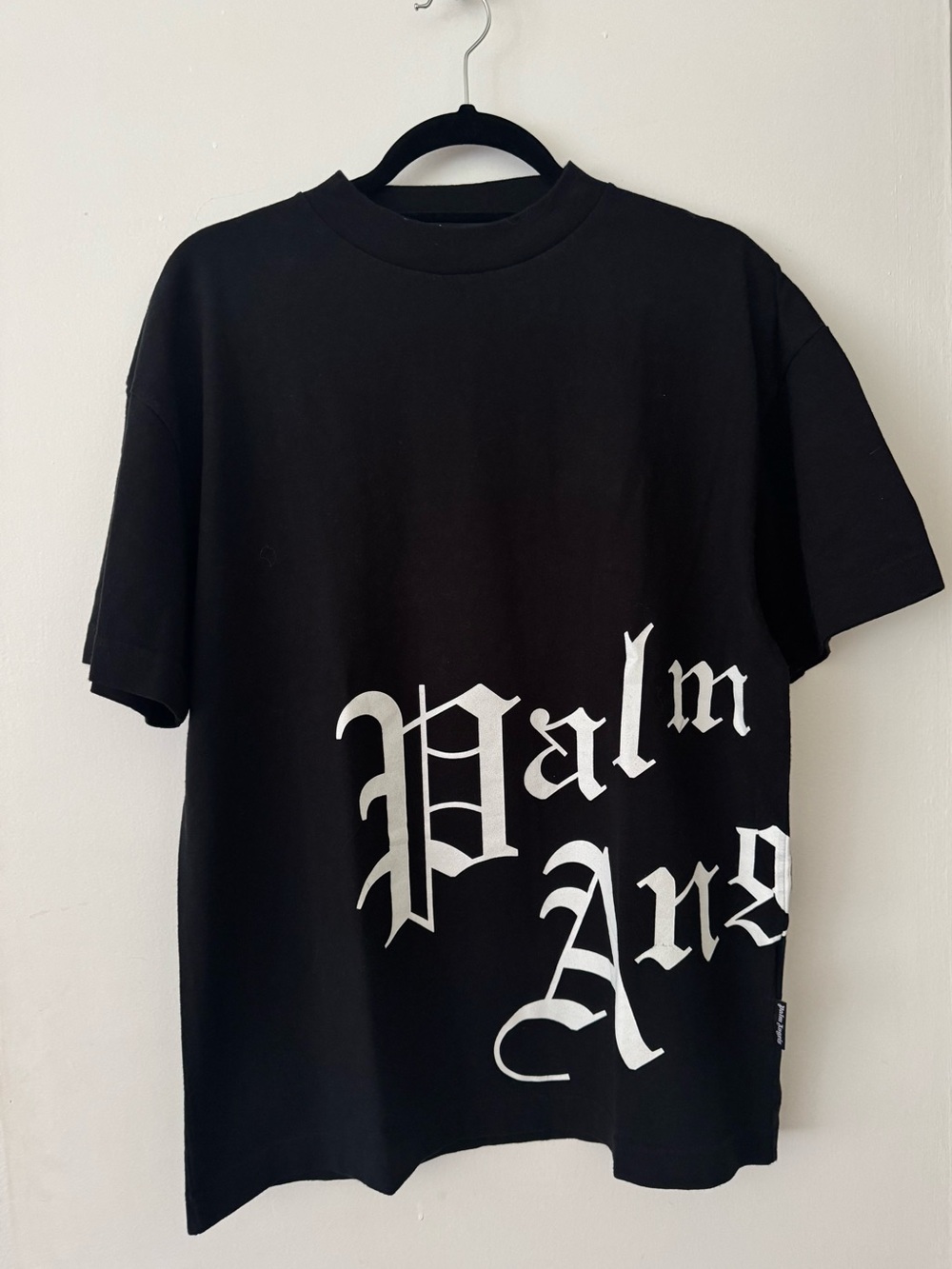 Palm Angels Goth Logo
T-Shirt | Black | Medium |
P2P: 21"